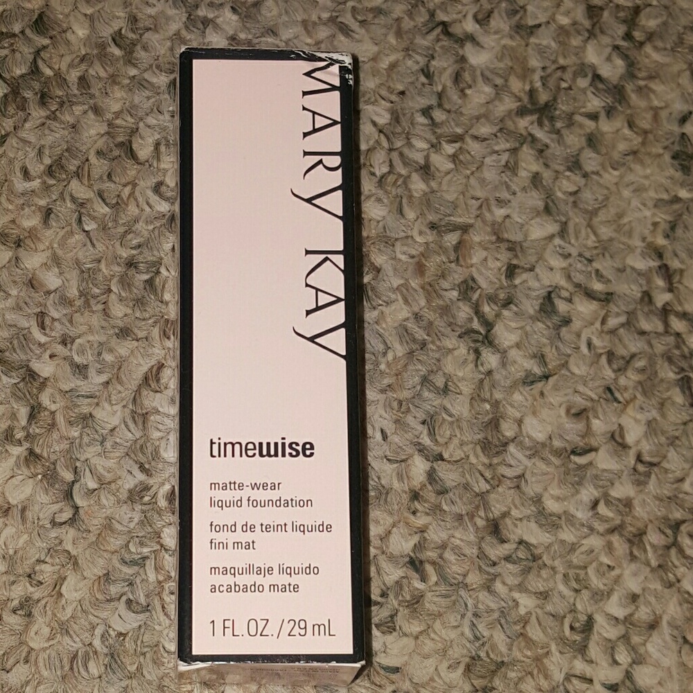 Timewise Matte wear liquid foundation